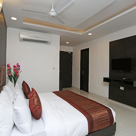 Hotel O M Suites Νέο Δελχί Εξωτερικό φωτογραφία