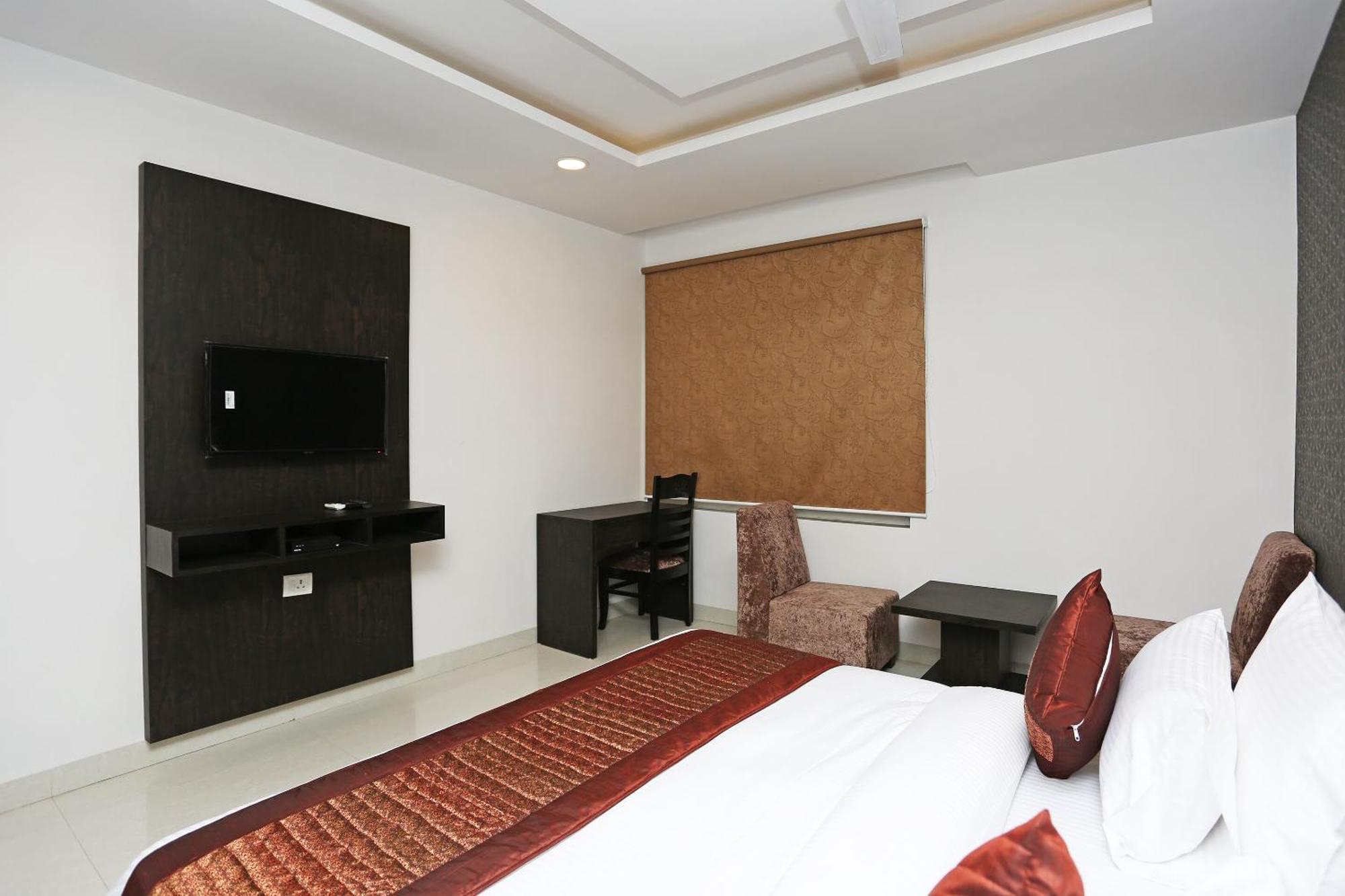 Hotel O M Suites Νέο Δελχί Εξωτερικό φωτογραφία