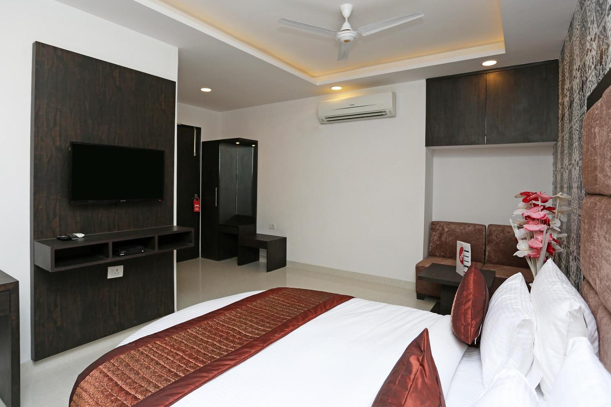 Hotel O M Suites Νέο Δελχί Εξωτερικό φωτογραφία